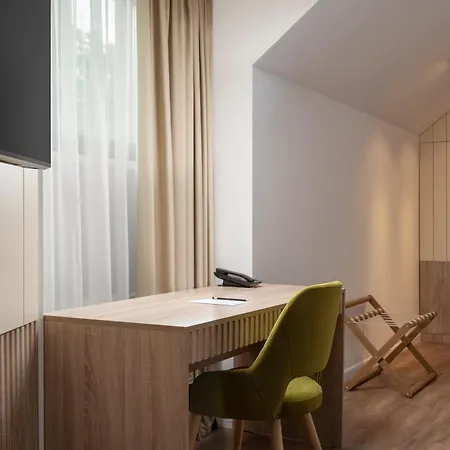 Epica Hotel