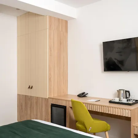 Epica Hotel 3*